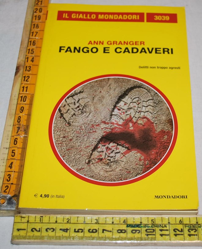 Granger Ann - Fango e cadaveri - 3039 Il Giallo Mondadori